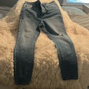 KanCan slightly distressed skinny jeans